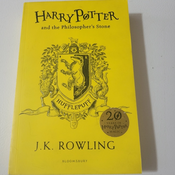 Softcover Harry Potter and The Philosopher Stone - Picture 1 of 5